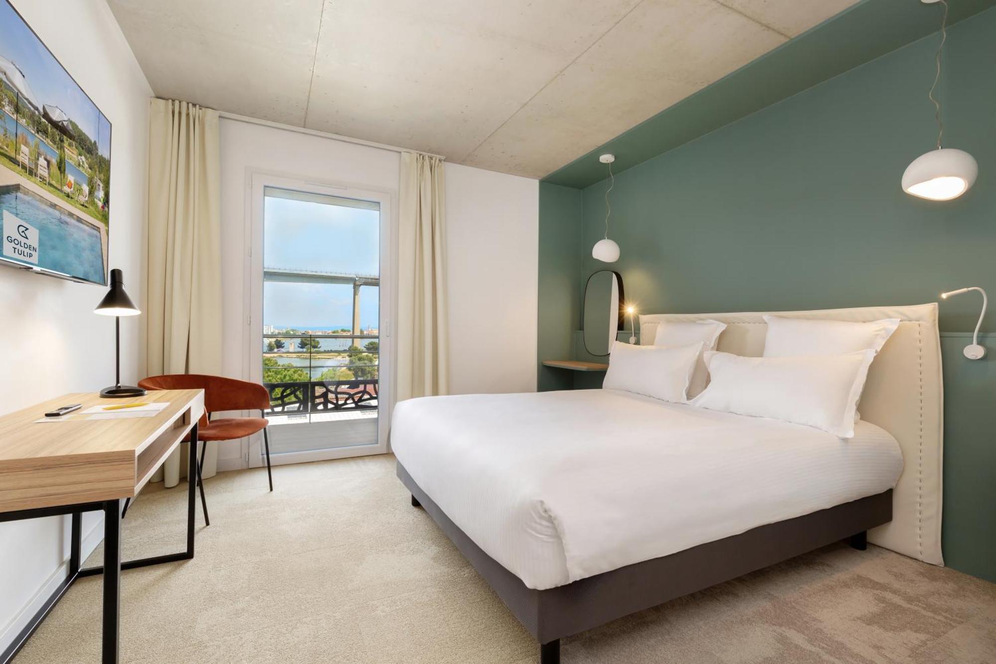Golden Tulip Hotel & Rooftop Martigues Provence מראה חיצוני תמונה