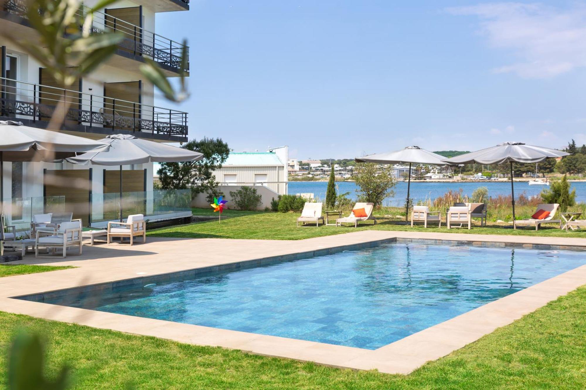 Golden Tulip Hotel & Rooftop Martigues Provence מראה חיצוני תמונה
